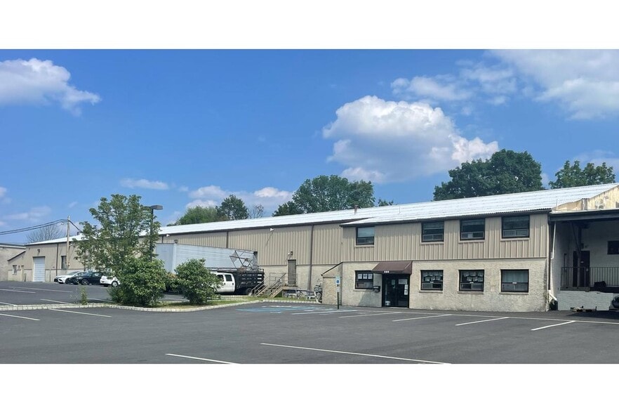 300 W Stiger St, Hackettstown, NJ for lease - Building Photo - Image 3 of 10