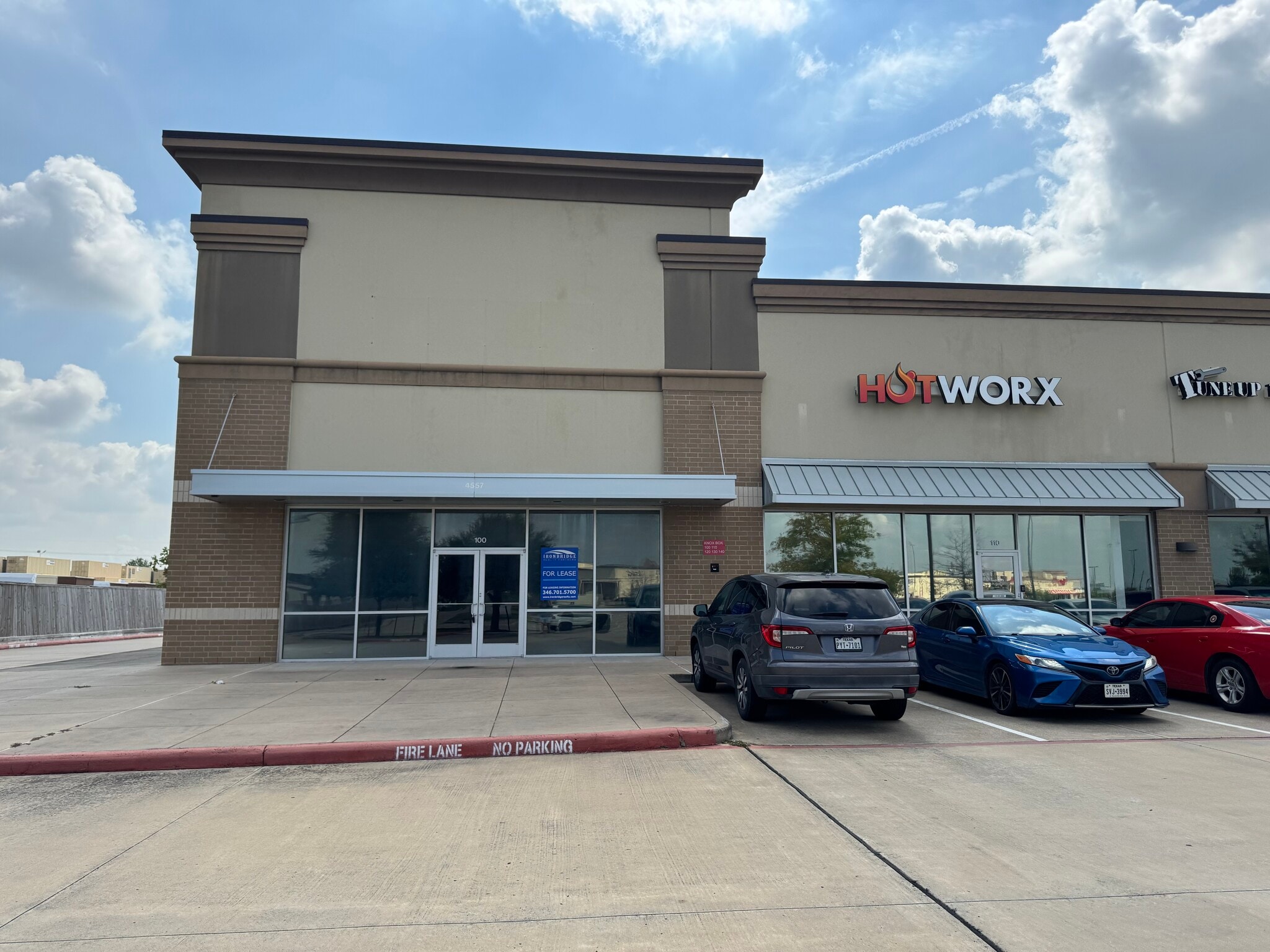 4557-4573 E Sam Houston Pky S, Pasadena, TX for lease Interior Photo- Image 1 of 2