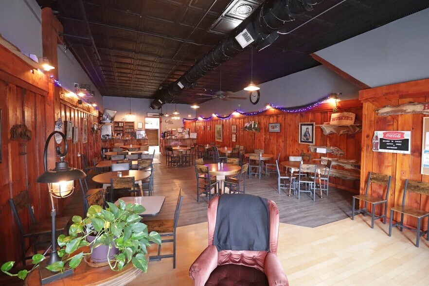 110 W Front St, Elm Creek, NE for sale - Interior Photo - Image 1 of 1