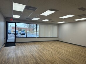 27200 Haggerty Rd, Farmington Hills, MI for lease Interior Photo- Image 1 of 3