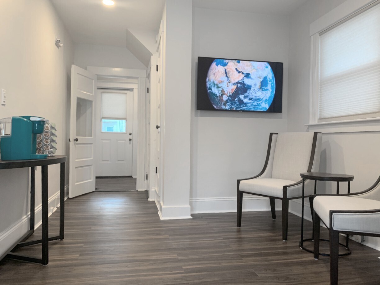 4 Franklin Commons, Framingham, MA for sale Lobby- Image 1 of 1