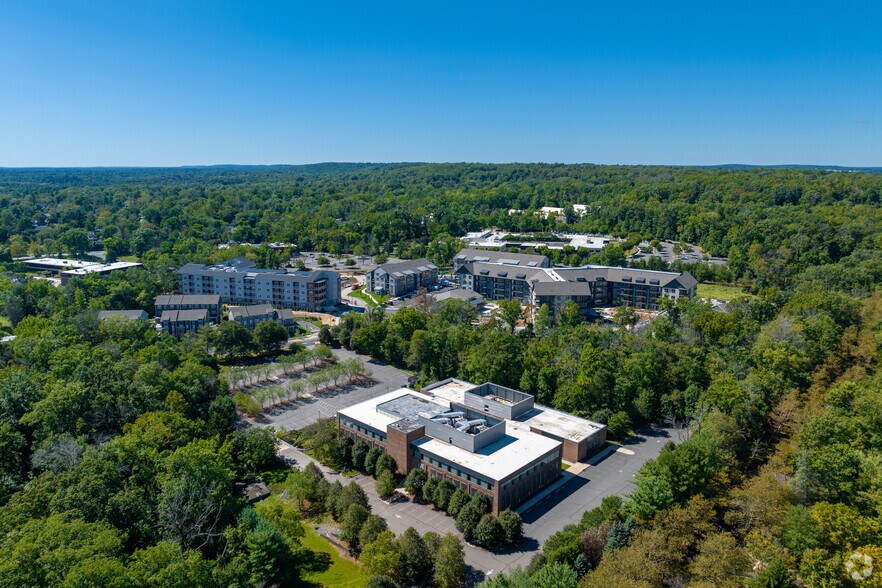 29 Thanet Cir, Princeton, NJ for lease - Building Photo - Image 2 of 7