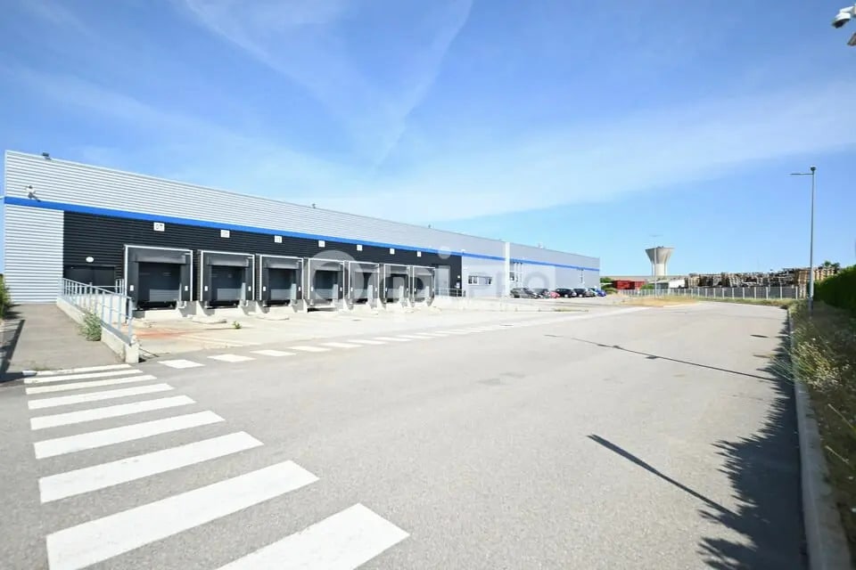 Office in Corbas for lease Interior Photo- Image 1 of 3