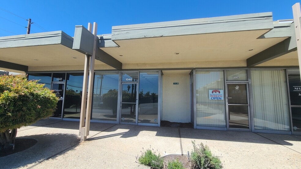 1350 N Towne Ave, Claremont, CA for lease - Building Photo - Image 2 of 6
