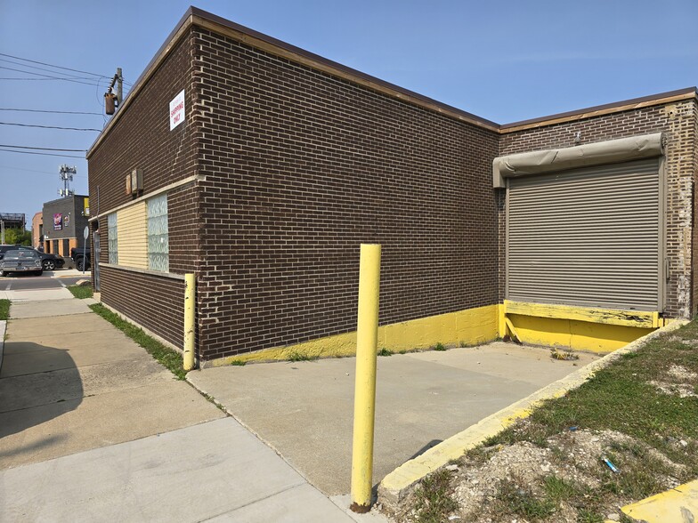 921 Main St, Melrose Park, IL for lease - Building Photo - Image 2 of 5