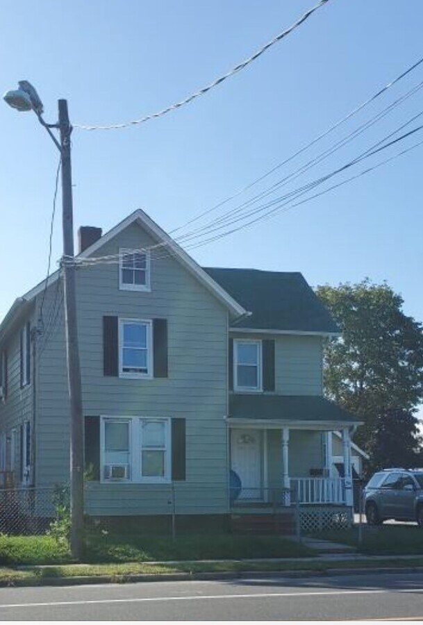 1804 Union Blvd, Bay Shore, NY 11706