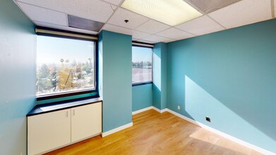 301 W Huntington Dr, Arcadia, CA for lease Interior Photo- Image 1 of 6