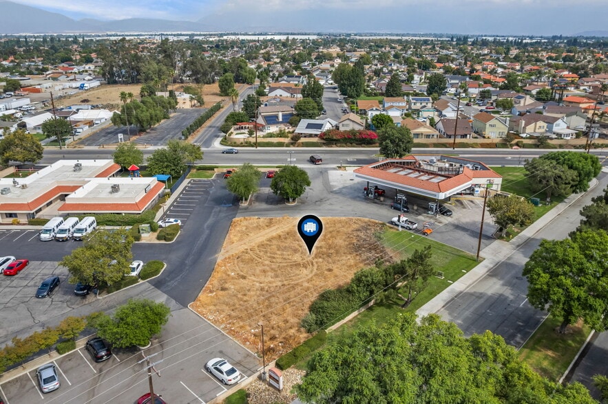 940 Bloomington Ave, Bloomington, CA for sale - Aerial - Image 1 of 7