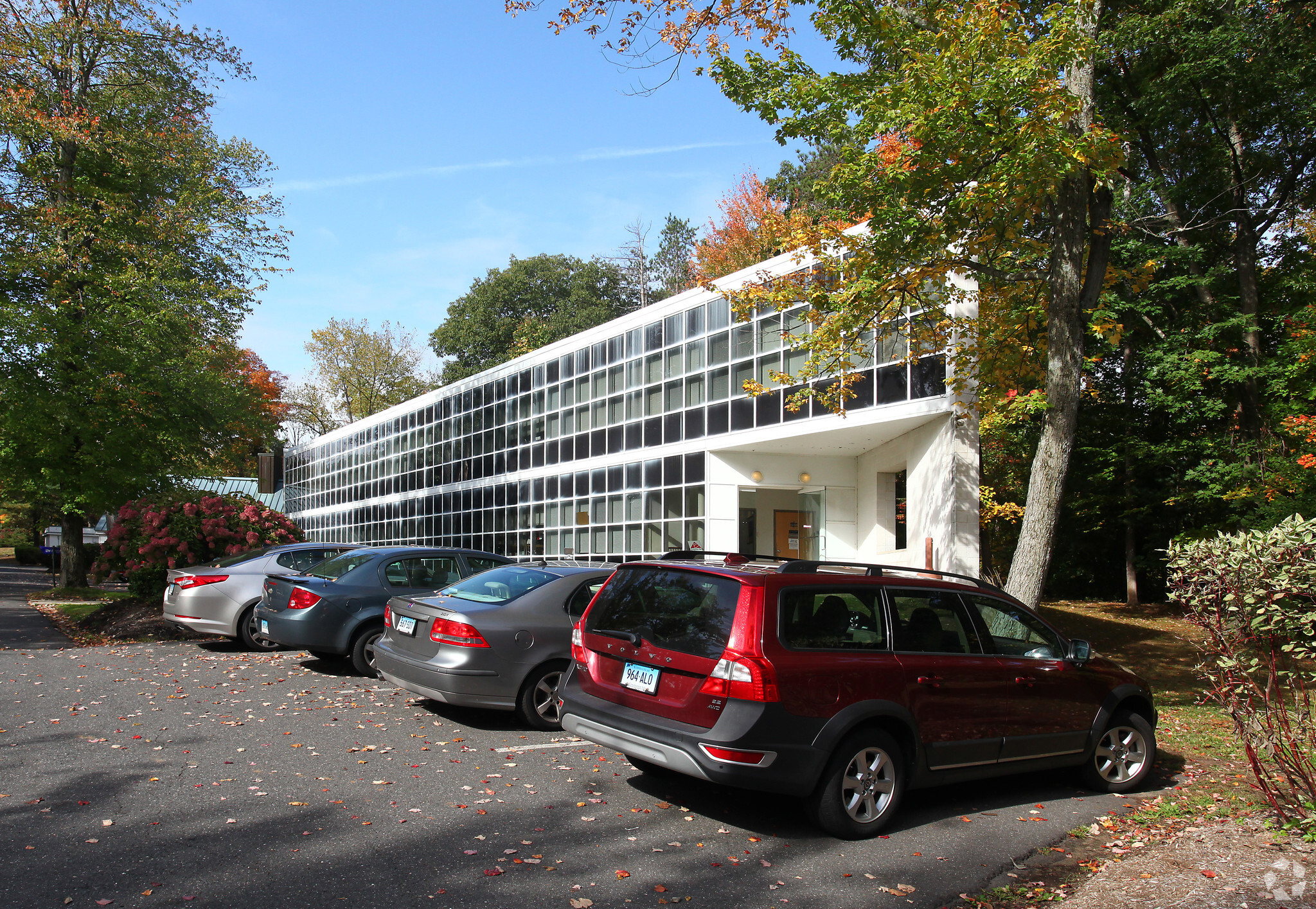 11 Talcott Notch Rd, Farmington, CT for sale Primary Photo- Image 1 of 1