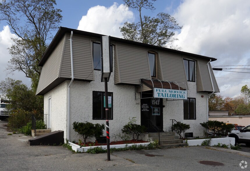 1543 Warwick Ave, Warwick, RI for sale - Primary Photo - Image 1 of 1