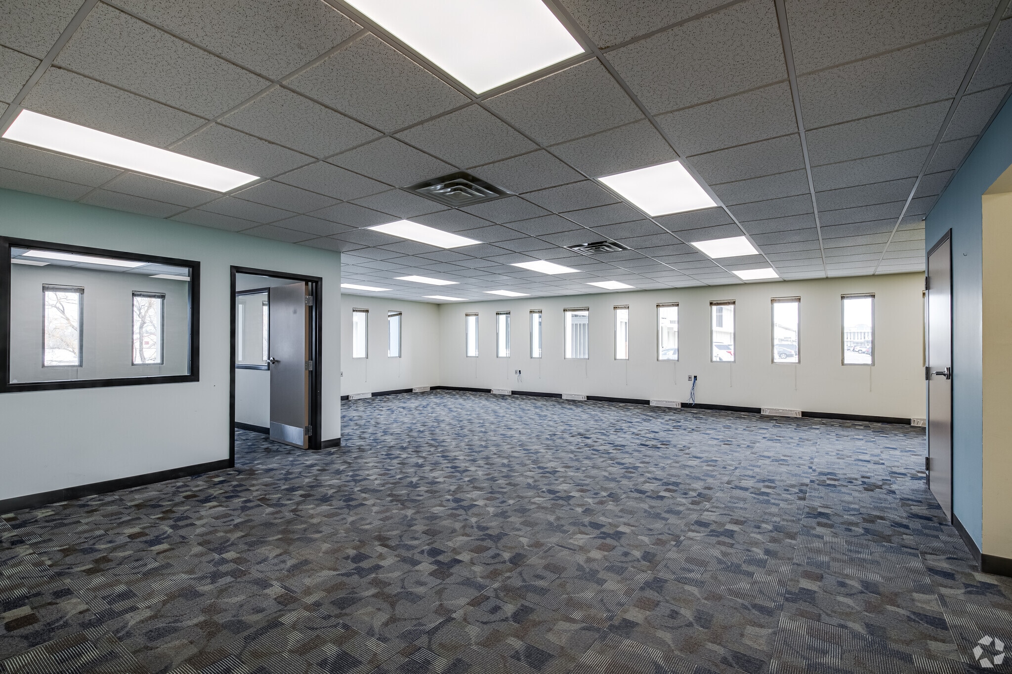 4600 W 77th St, Edina, MN for lease Interior Photo- Image 1 of 5
