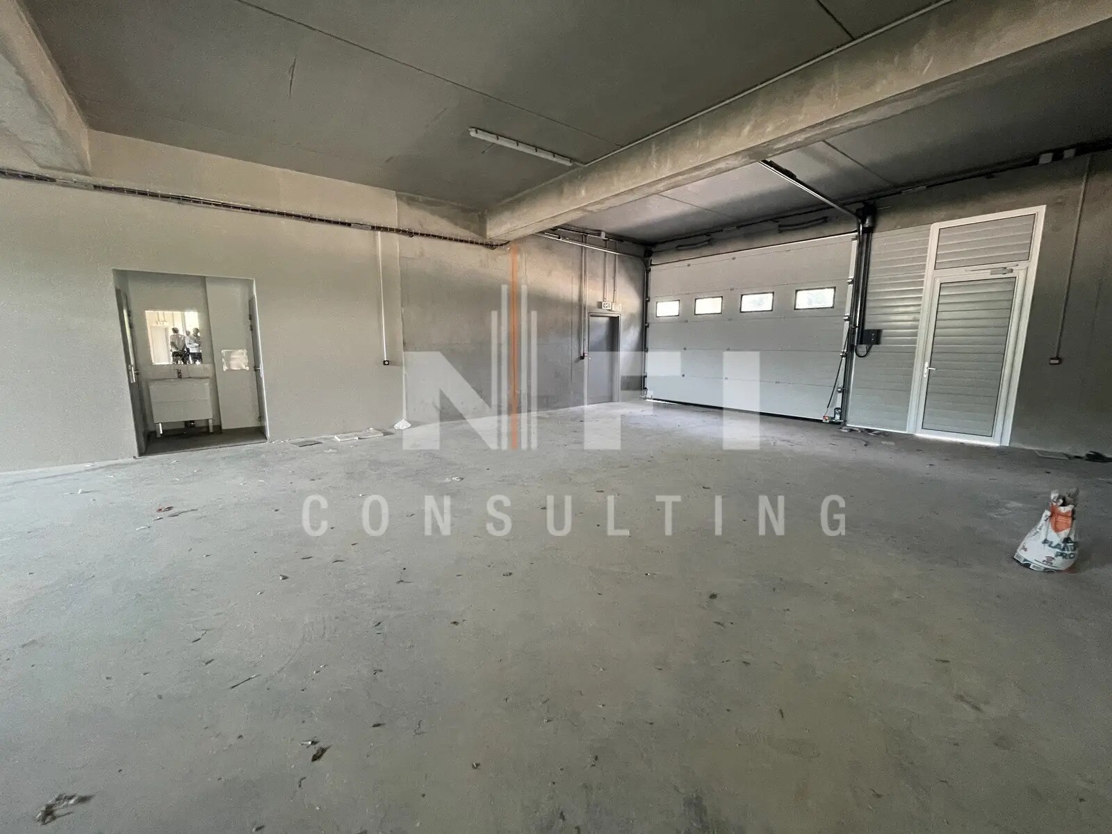 Flex in Valbonne for lease Building Photo- Image 1 of 4