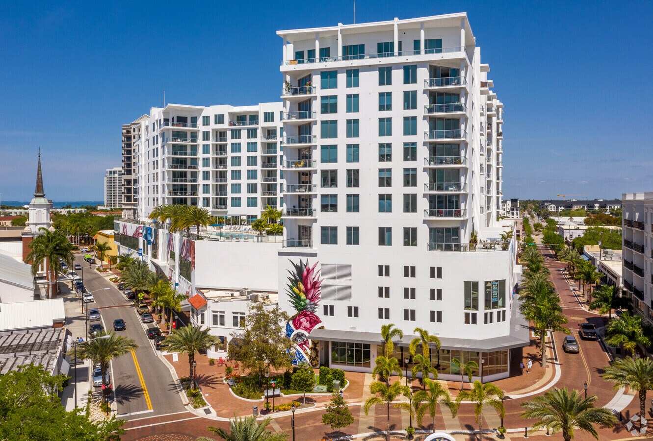 111 S Pineapple Ave, Sarasota, FL 34236