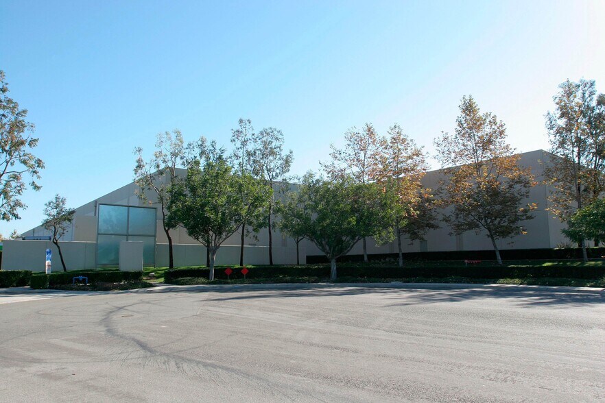 5 Pasteur, Irvine, CA for lease - Building Photo - Image 1 of 2