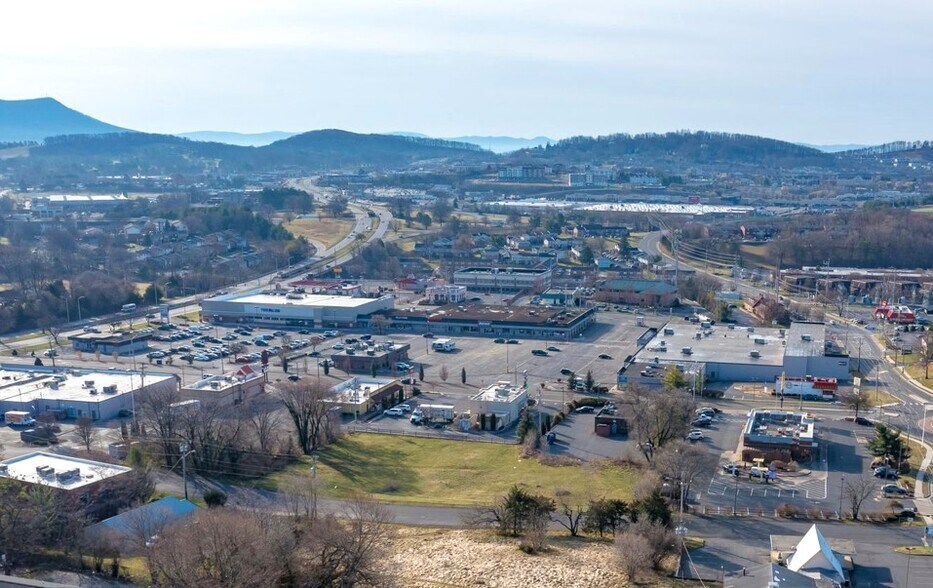 85-119 Carlton St, Harrisonburg, VA for lease - Building Photo - Image 1 of 8