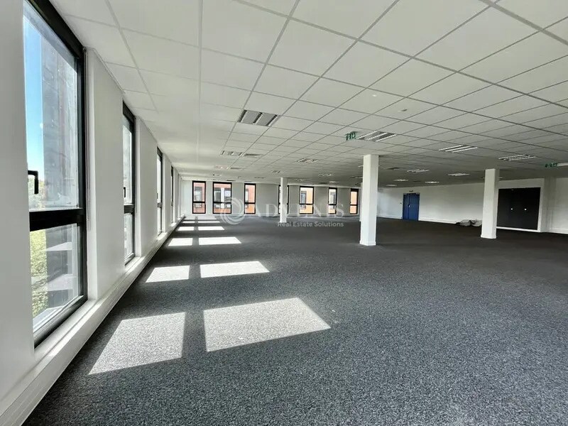 Office in Lieusaint for lease Interior Photo- Image 1 of 9