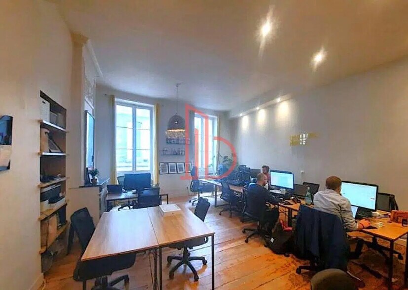 Office in Bordeaux for lease - Interior Photo - Image 3 of 4