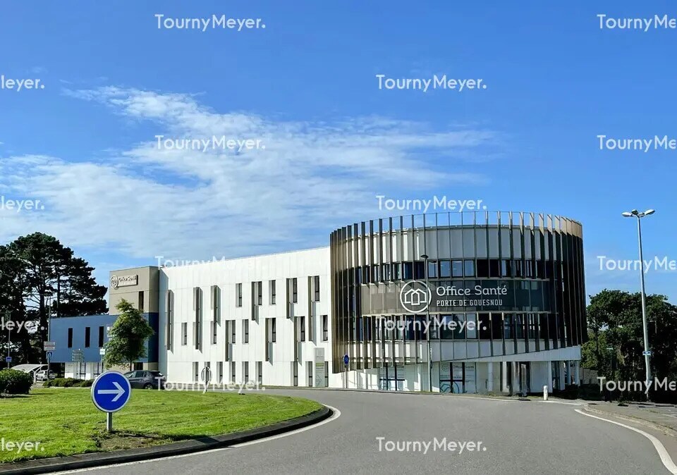 Retail in Gouesnou for lease Building Photo- Image 1 of 12