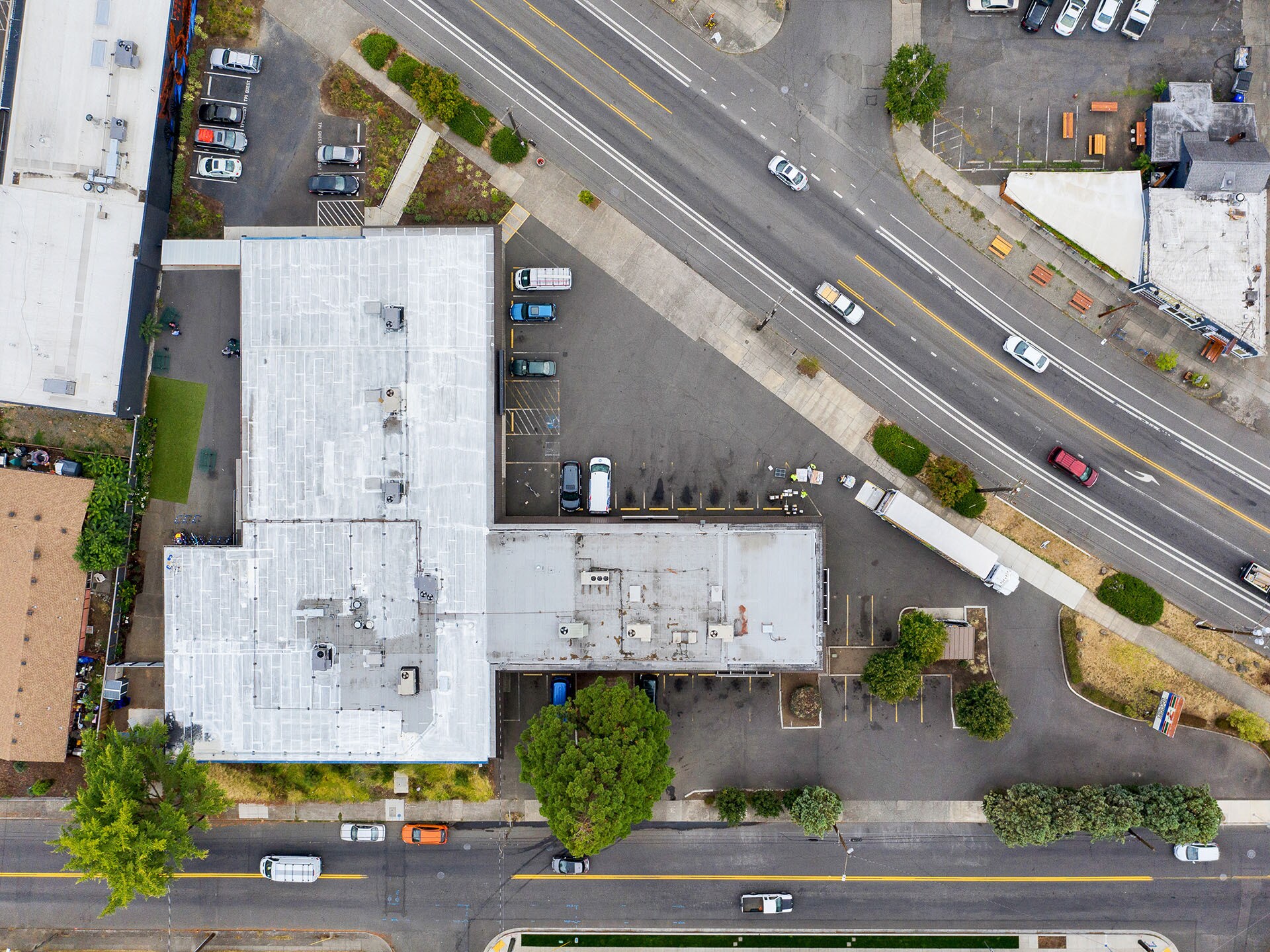 61306144 SE Foster Rd, Portland, OR 97206 Winson Center