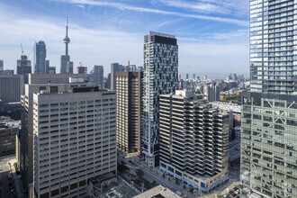 438 University Ave, Toronto, ON - aerial  map view