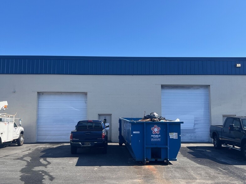 612 Colonial Ave, Elsmere, DE for lease - Building Photo - Image 1 of 8