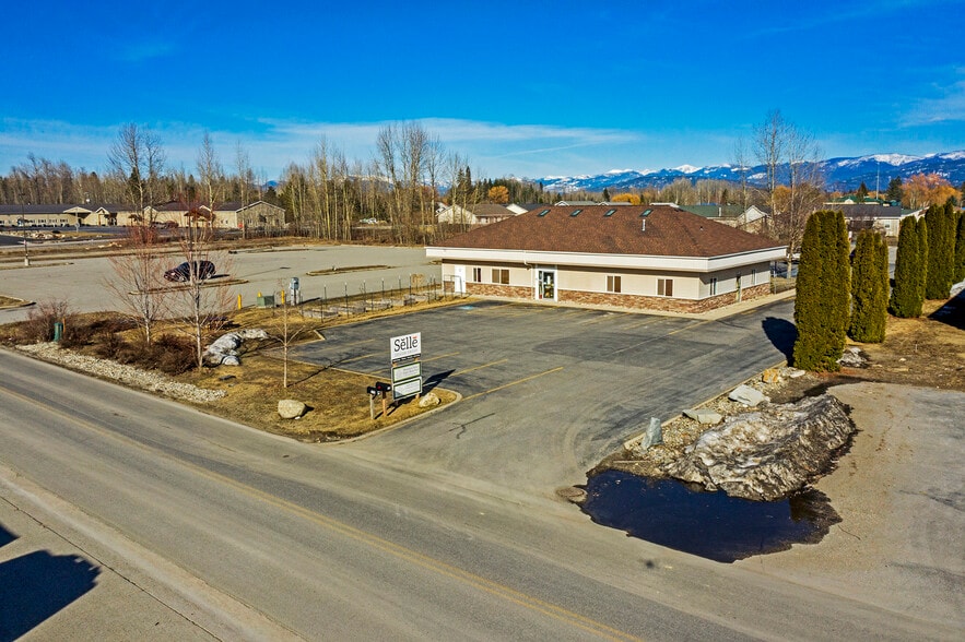 137 McGhee Rd, Sandpoint, ID for sale - Building Photo - Image 1 of 28