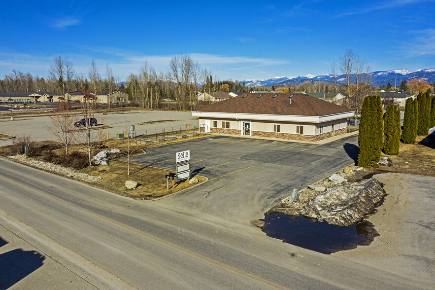 137 McGhee Rd, Sandpoint, ID for sale - Primary Photo - Image 1 of 36