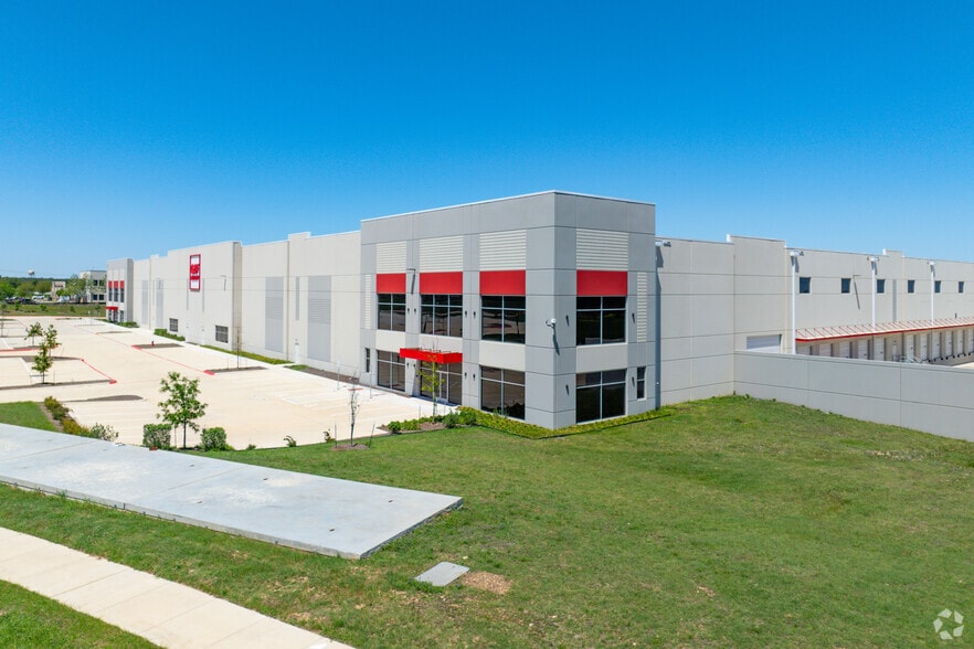 110 SE Inner Loop, Georgetown, TX for sale - Primary Photo - Image 1 of 1