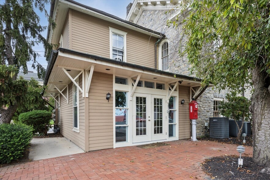 300 Pond St, Bristol, PA for sale - Building Photo - Image 3 of 26