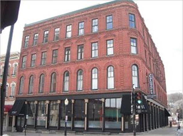 299 Main St, Dubuque, IA for sale - Building Photo - Image 1 of 1