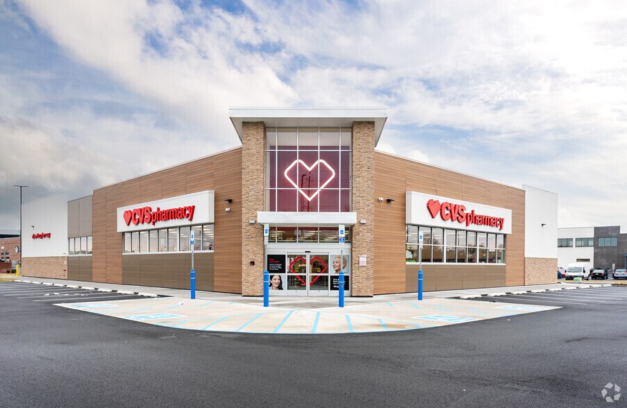 1840 Goldsborough Dr, Bayonne, NJ 07002