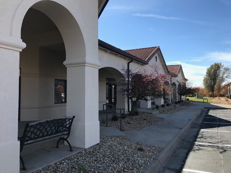 1201 Wakarusa Dr, Lawrence, KS for lease - Building Photo - Image 3 of 11