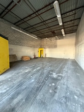 1634 SE Village Green Dr, Port Saint Lucie, FL for lease Interior Photo- Image 2 of 4