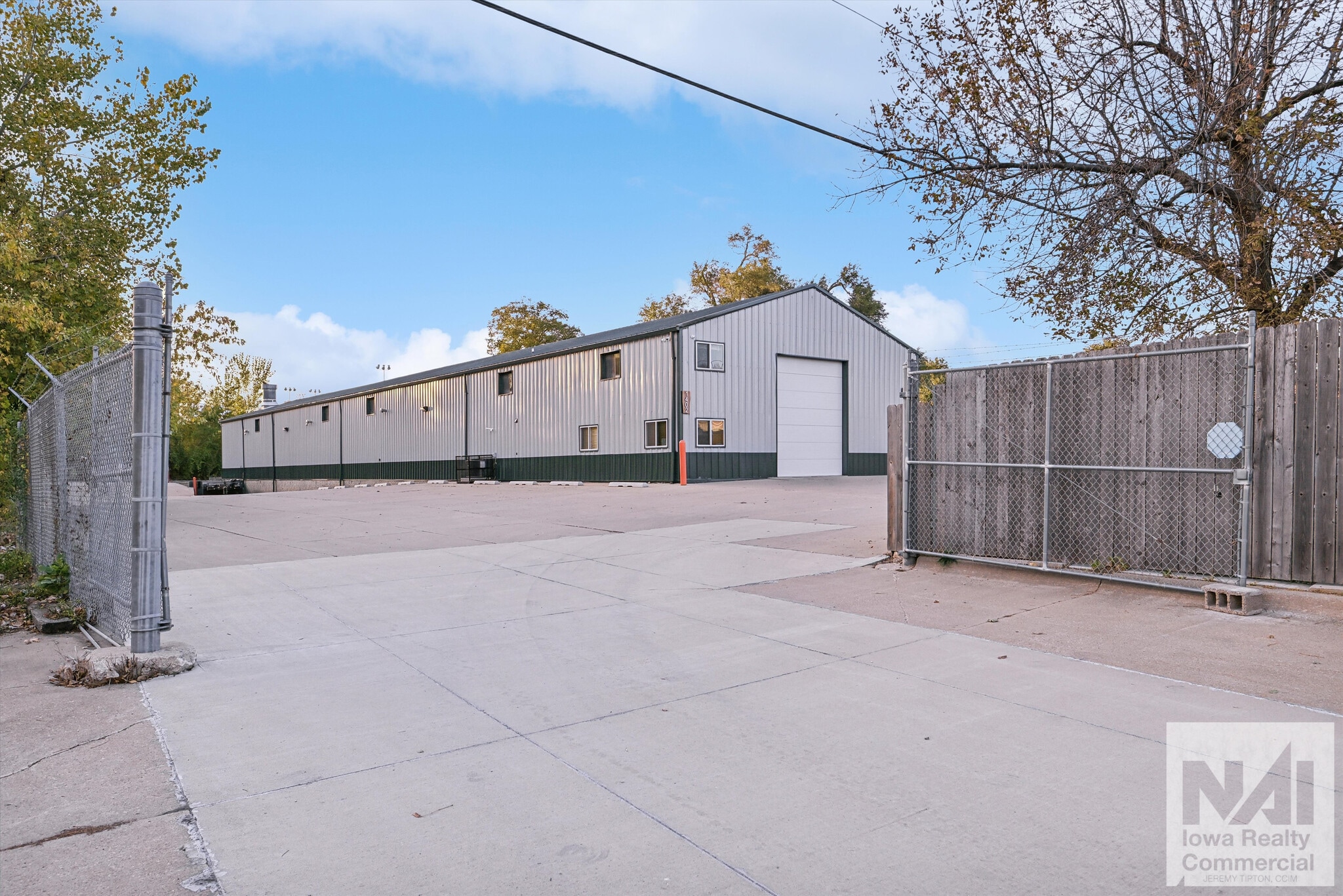 1402 SW 18th St, Cedar Rapids, IA for lease Building Photo- Image 1 of 33