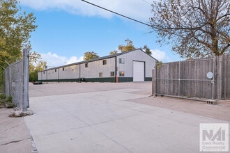 1402 SW 18th St, Cedar Rapids, IA for lease Building Photo- Image 1 of 33