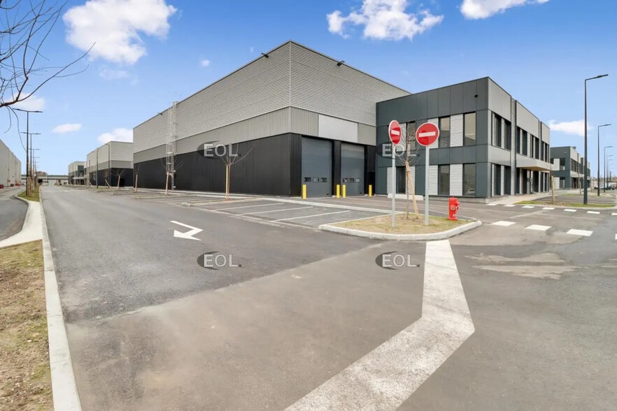 Flex in Le Bourget for lease - Building Photo - Image 3 of 19