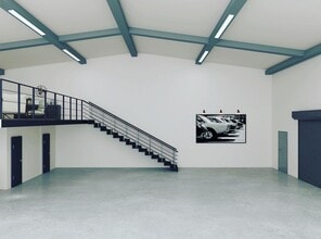 100 NE Harlem Rd, Kansas City, MO for lease Interior Photo- Image 1 of 5