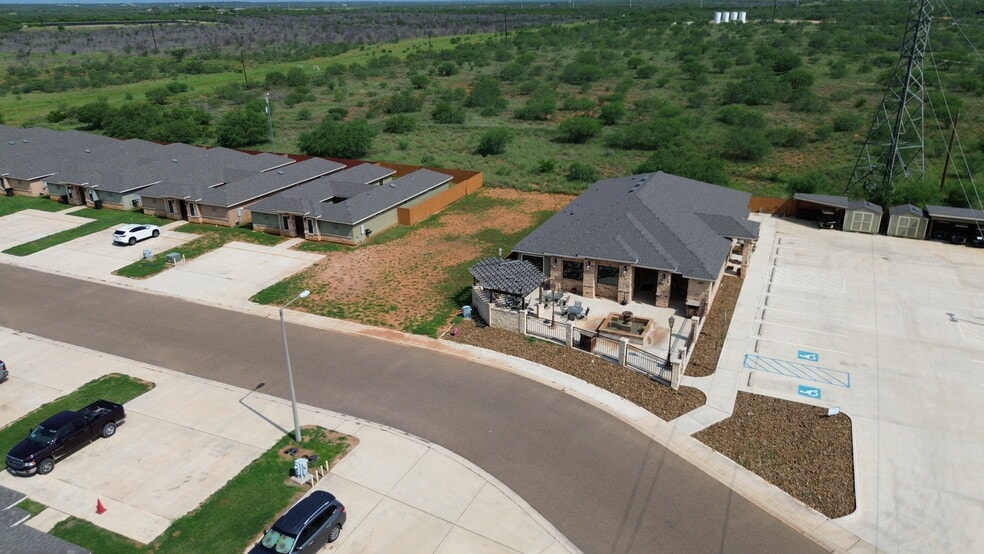 113 American Dr, Cotulla, TX for sale - Building Photo - Image 2 of 24