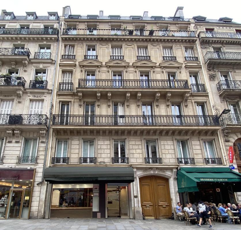 Retail in Paris for lease Building Photo- Image 1 of 8