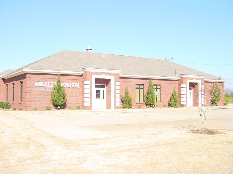 463 Saint Lukes Dr, Montgomery, AL for lease - Building Photo - Image 1 of 1