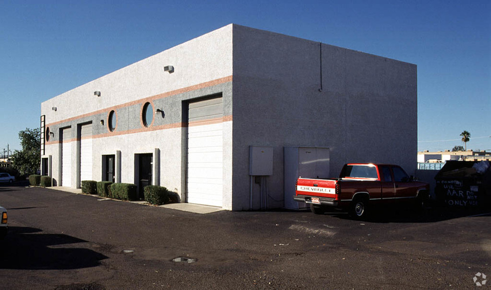 9855 N 19th Dr, Phoenix, AZ for lease - Building Photo - Image 3 of 4