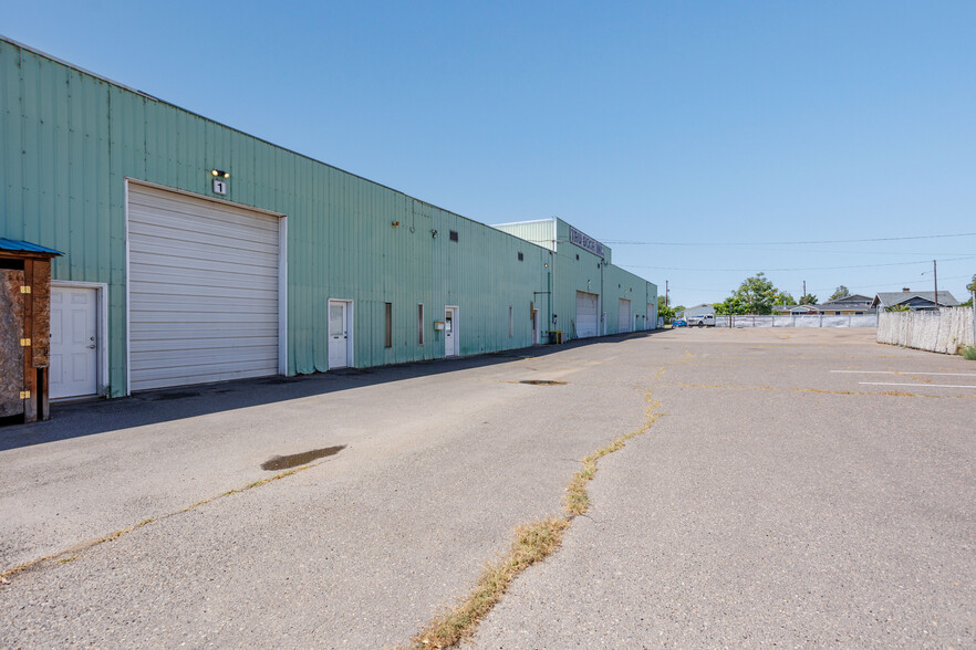 836 S 3rd Ave, Pasco, WA for lease - Building Photo - Image 3 of 36