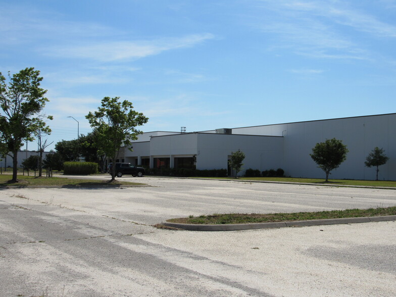 4185 W 5th St, Lumberton, NC for lease - Building Photo - Image 2 of 8