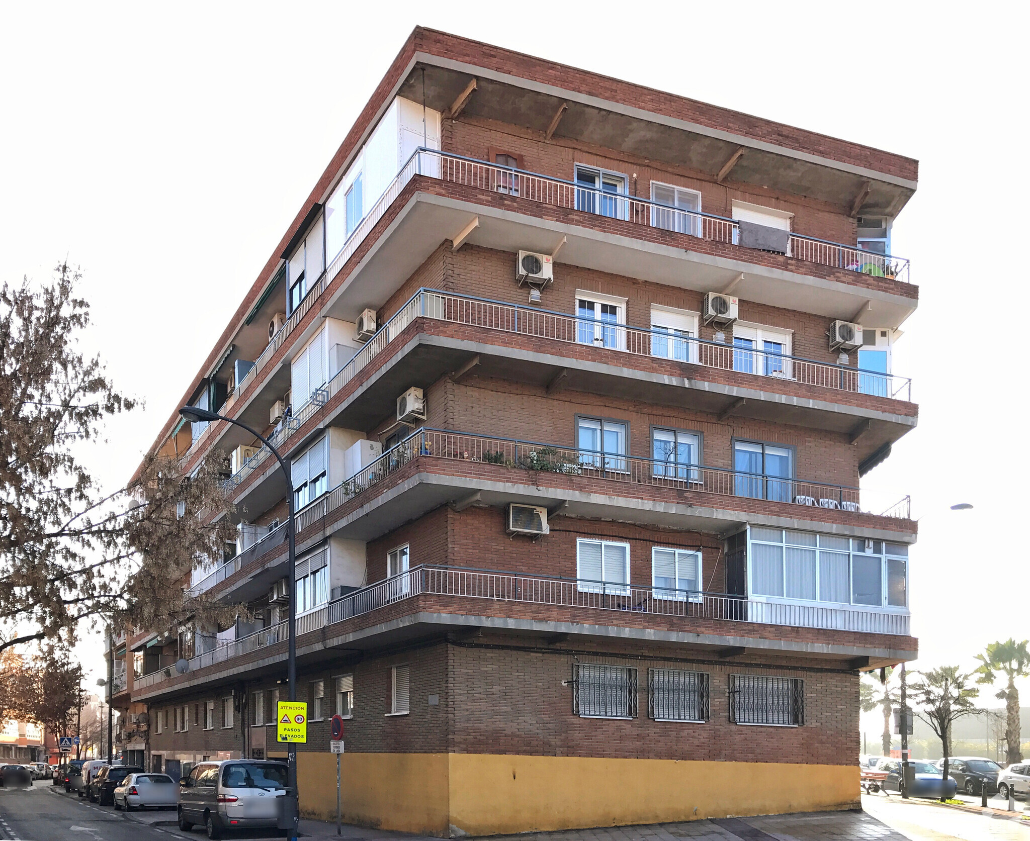 Calle Jacinto Benavente, 21, Getafe, Madrid for sale Primary Photo- Image 1 of 3