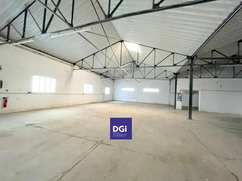 Flex in Garons for lease - Building Photo - Image 2 of 5