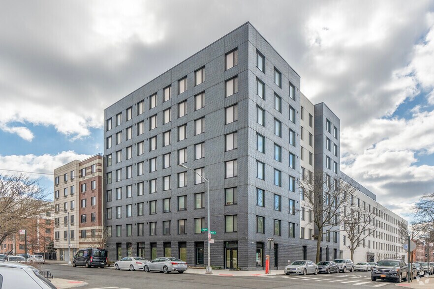 353-376 Chester St, Brooklyn, NY for lease - Primary Photo - Image 1 of 49