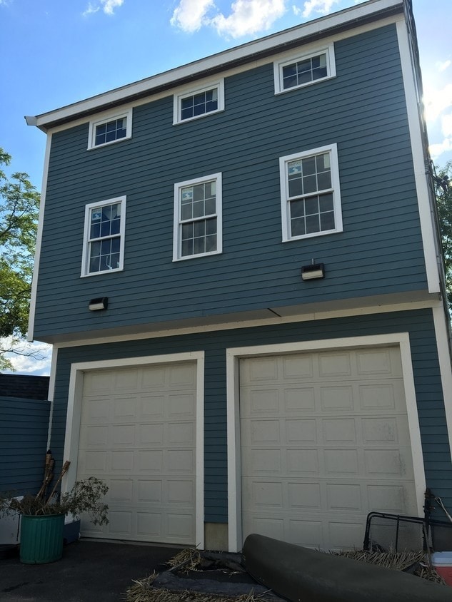 16 Stafford Rd, Tiverton, RI for sale Primary Photo- Image 1 of 1