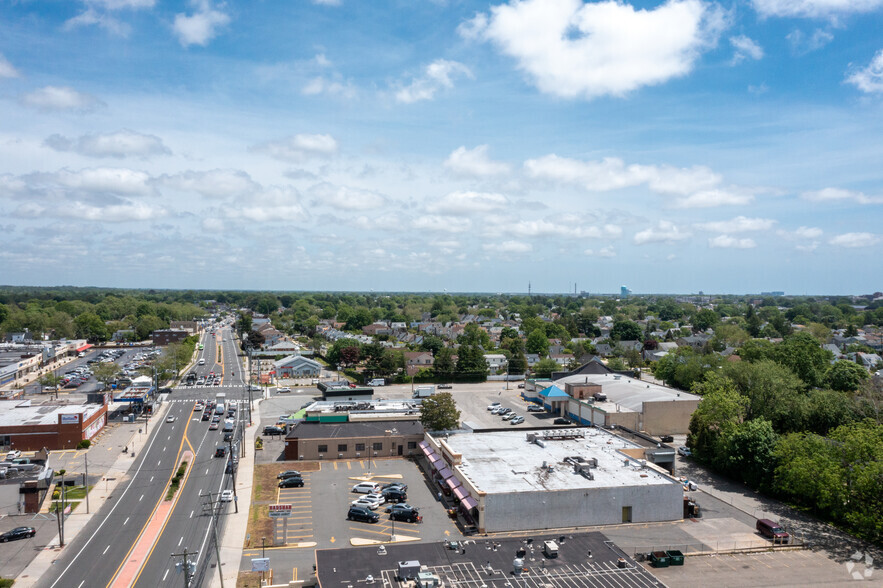 3350 Hillside Ave, New Hyde Park, NY for lease - Aerial - Image 2 of 5