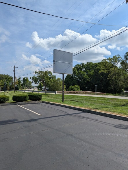 11353 Lebanon Rd, Cincinnati, OH for lease - Building Photo - Image 2 of 14