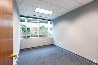 2400 E Commercial Blvd, Fort Lauderdale, FL for lease Interior Photo- Image 2 of 7